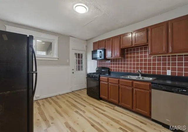 Photo 3 of Sale Pending at 3322 N Hanley Rd, Saint Louis, MO 63121 | MLS# MIS26049459 | Listing updated on 2026-08-27