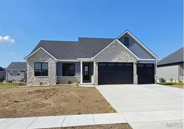 Photo 1 of Sale Pending at 324 George Bush Blvd, Troy, IL 62294 | MLS# MIS26049467 | Listing updated on 2026-09-21