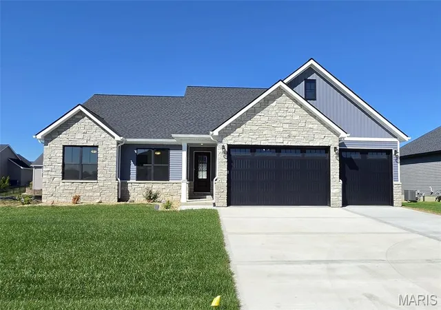 Photo 1 of Sale Pending at 324 George Bush Blvd, Troy, IL 62294 | MLS# MIS26049467 | Listing updated on 2026-10-21