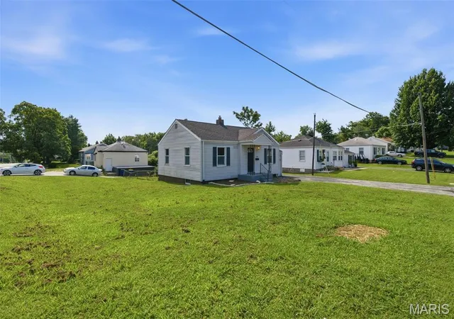 Photo 3 of Single family home for sale at 3166 O Hare Dr, Saint Ann, MO 63074 | MLS# MIS26049469 | Listing updated on 2026-08-30