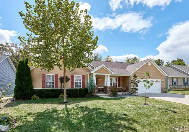 Photo 2 of Single family home for sale at 548 Long Train Dr, Troy, MO 63379 | MLS# MIS26049478 | Listing updated on 2026-09-30