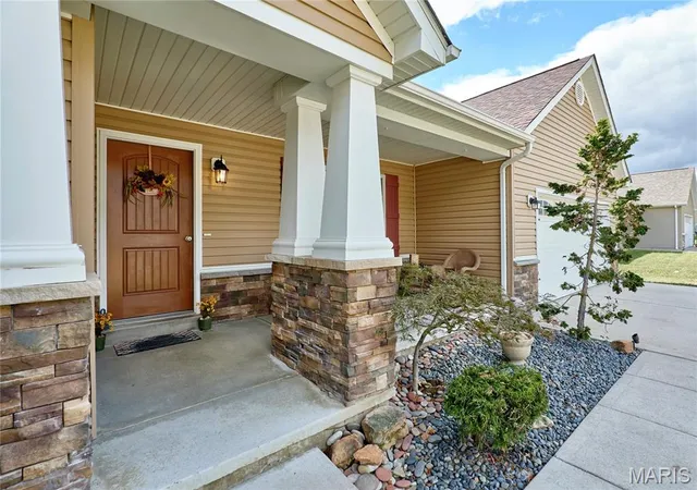 Photo 4 of Single family home for sale at 548 Long Train Dr, Troy, MO 63379 | MLS# MIS26049478 | Listing updated on 2026-09-30