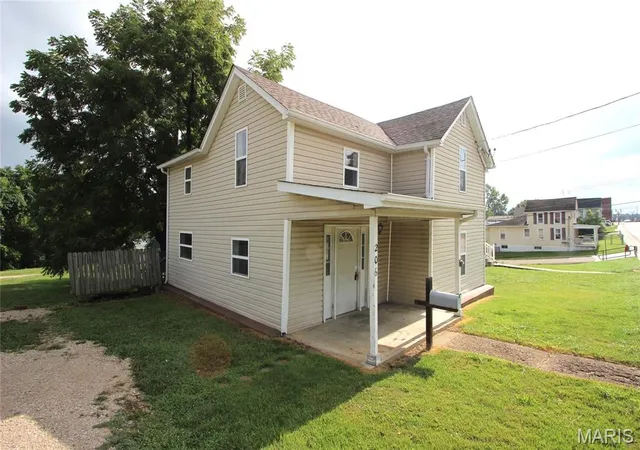 Photo 3 of Single family home for sale at 206 W School St, Bonne Terre, MO 63628 | MLS# MIS26049483 | Listing updated on 2026-09-01