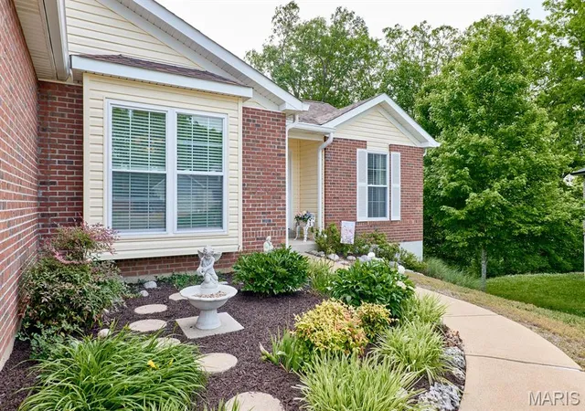 2nd image of 9852 Sand Castle Dr, Pevely, MO 63070 | MLS# MIS26049487