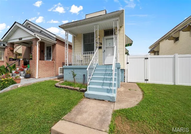 Photo 1 of Sale Pending at 4333 Delor St, Saint Louis, MO 63116 | MLS# MIS26049497 | Listing updated on 2026-09-15