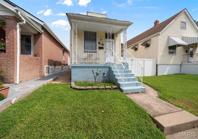 Photo 2 of Sale Pending at 4333 Delor St, Saint Louis, MO 63116 | MLS# MIS26049497 | Listing updated on 2026-09-15