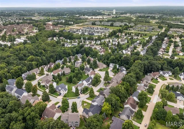 Photo 3 of Single family home for sale at 731 Autumnwood Forest Dr, Lake Saint Louis, MO 63367 | MLS# MIS26049513 | Listing updated on 2026-08-27