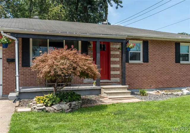 2nd image of 3241 Colgate Pl, Granite City, IL 62040 | MLS# MIS26049525