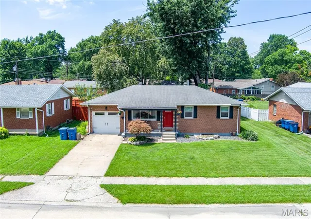 3rd image of 3241 Colgate Pl, Granite City, IL 62040 | MLS# MIS26049525