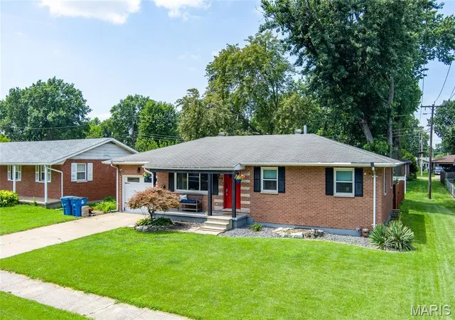 4th image of 3241 Colgate Pl, Granite City, IL 62040 | MLS# MIS26049525