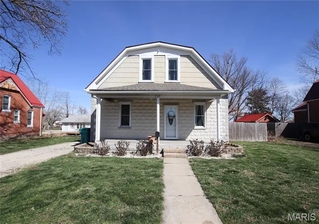 Photo 1 of Single family home for sale at 209 W Madison Ave, Owensville, MO 65066 | MLS# MIS26049529 | Listing updated on 2026-08-02
