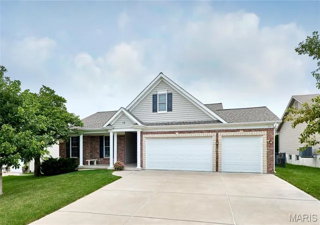Photo 3 of Single family home for sale at 12 Shady River Ct, O Fallon, MO 63366 | MLS# MIS26049533 | Listing updated on 2026-09-19