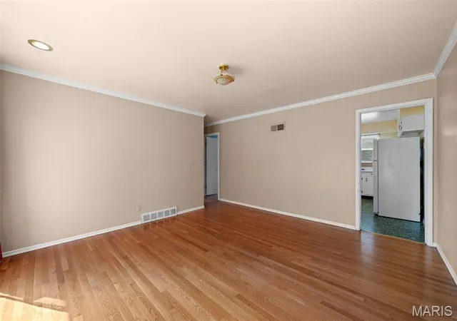 Photo 3 of Single family home for sale at 810 Carmelita Ln, Florissant, MO 63031 | MLS# MIS26049553 | Listing updated on 2026-09-23
