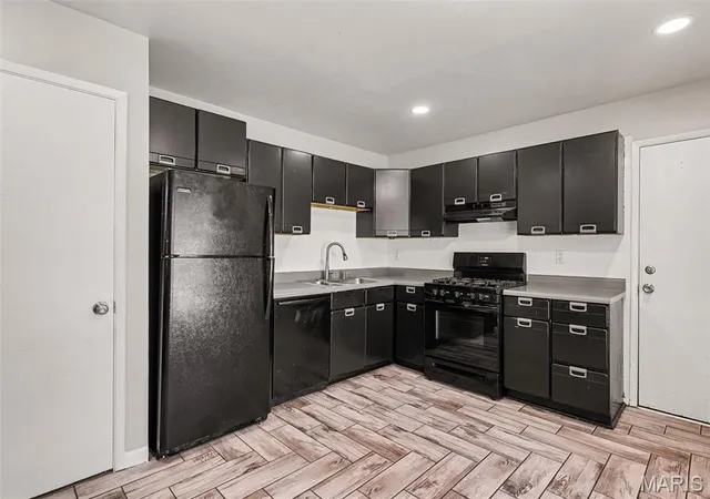 Photo 3 of Single family home for sale at 1530 Loveland Dr, Florissant, MO 63031 | MLS# MIS26049554 | Listing updated on 2026-09-25