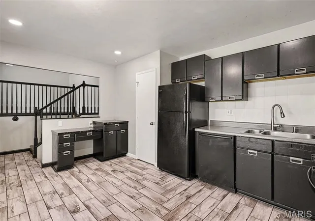 Photo 4 of Single family home for sale at 1530 Loveland Dr, Florissant, MO 63031 | MLS# MIS26049554 | Listing updated on 2026-09-25