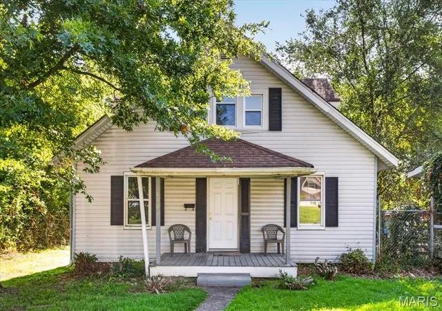 Photo 1 of Single family home for sale at 438 N 5th St, Belleville, IL 62220 | MLS# MIS26049557 | Listing updated on 2026-08-27