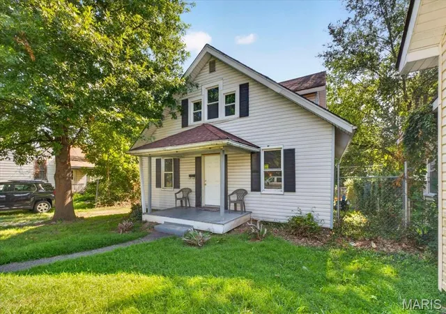 Photo 2 of Single family home for sale at 438 N 5th St, Belleville, IL 62220 | MLS# MIS26049557 | Listing updated on 2026-08-27