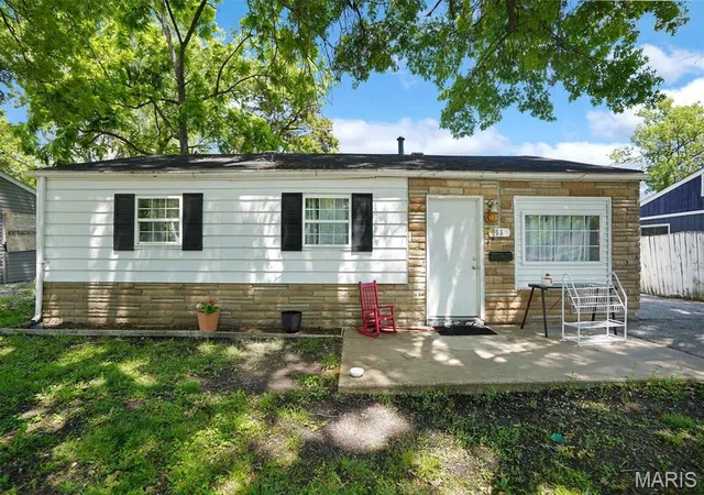 Photo 1 of Single family home for sale at 11 Saint Lambert Dr, East Saint Louis, IL 62206 | MLS# MIS26049560 | Listing updated on 2026-08-27