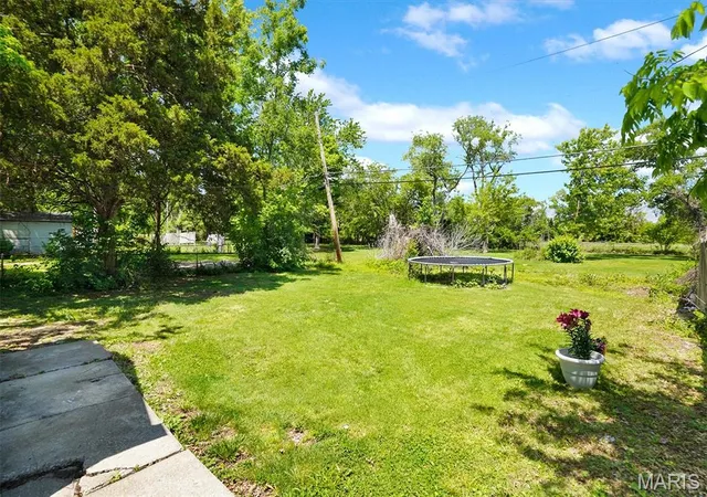 Photo 2 of Single family home for sale at 11 Saint Lambert Dr, East Saint Louis, IL 62206 | MLS# MIS26049560 | Listing updated on 2026-08-27
