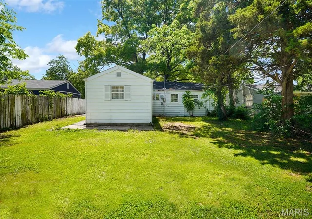 Photo 3 of Single family home for sale at 11 Saint Lambert Dr, East Saint Louis, IL 62206 | MLS# MIS26049560 | Listing updated on 2026-08-27