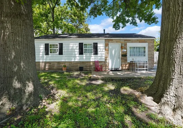 Photo 4 of Single family home for sale at 11 Saint Lambert Dr, East Saint Louis, IL 62206 | MLS# MIS26049560 | Listing updated on 2026-08-27