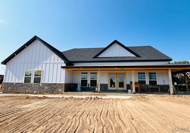 1st image of 21875 Vineyard Outer Rd, Saint James, MO 65559 | MLS# MIS26049562