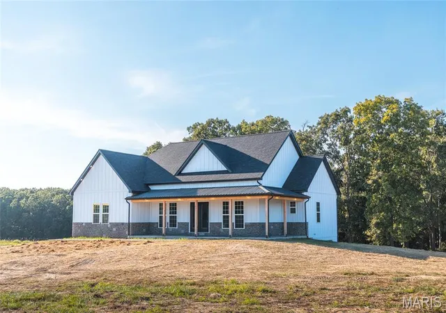 Photo 2 of Single family home for sale at 21875 Vineyard Outer Rd, Saint James, MO 65559 | MLS# MIS26049562 | Listing updated on 2026-08-31