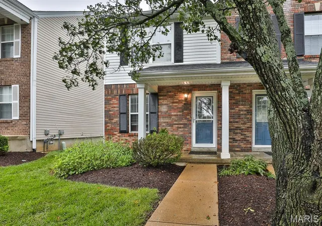 Photo 3 of Townhouse for sale at 16563 Carriage View Ct, Wildwood, MO 63040 | MLS# MIS26049566 | Listing updated on 2026-09-10