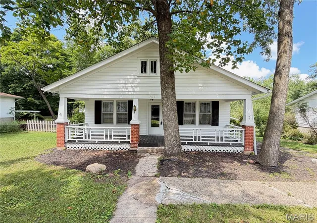 1st image of 703 N Pershing Ave, Salem, MO 65560 | MLS# MIS26049594