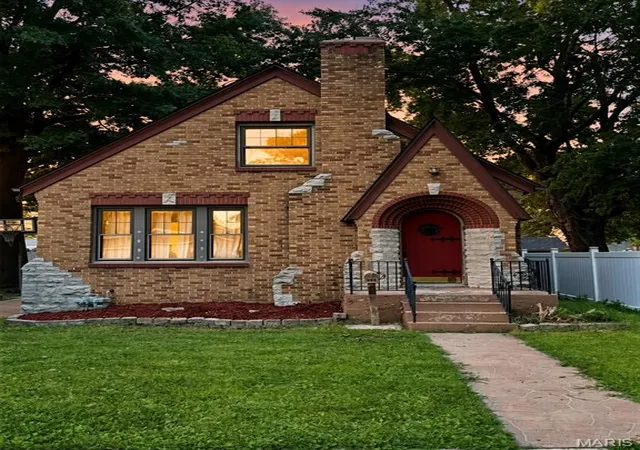 Photo 1 of Single family home for sale at 111 E Olive St, Staunton, IL 62088 | MLS# MIS26049617 | Listing updated on 2026-09-14