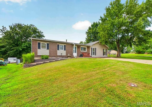 Photo 3 of Single family home for sale at 171 Green Acres Dr, Old Monroe, MO 63369 | MLS# MIS26049625 | Listing updated on 2026-09-14