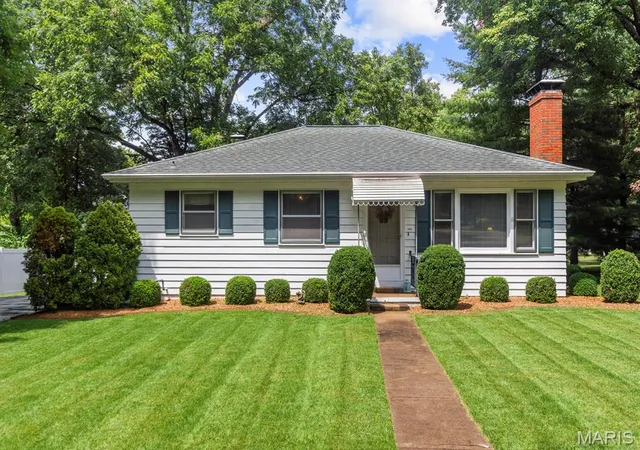 Photo 1 of Single family home for sale at 1005 Merrill St, Lebanon, IL 62254 | MLS# MIS26049630 | Listing updated on 2026-10-08
