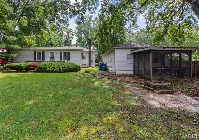 Photo 3 of Single family home for sale at 1005 Merrill St, Lebanon, IL 62254 | MLS# MIS26049630 | Listing updated on 2026-10-08