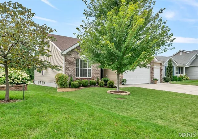 Photo 2 of Single family home for sale at 492 Pleasant Breeze Dr, Wentzville, MO 63385 | MLS# MIS26049633 | Listing updated on 2026-10-07