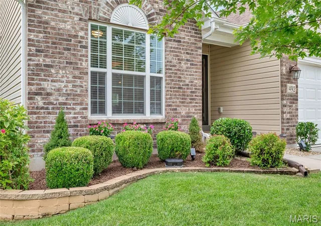 Photo 3 of Single family home for sale at 492 Pleasant Breeze Dr, Wentzville, MO 63385 | MLS# MIS26049633 | Listing updated on 2026-10-07