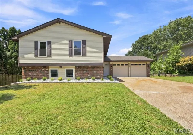 Photo 1 of Single family home for sale at 12235 Spring Shadow Ct, Maryland Heights, MO 63043 | MLS# MIS26049641 | Listing updated on 2026-09-14