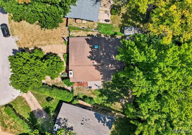 Photo 55 of Single family home for sale at 724 Fieldcrest Dr, Saint Louis, MO 63126 | MLS# MIS26049642 | Listing updated on 2026-09-14
