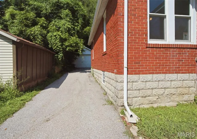 Photo 2 of Sale Pending at 8149 Allen Ave, Saint Louis, MO 63114 | MLS# MIS26049648 | Listing updated on 2026-09-05