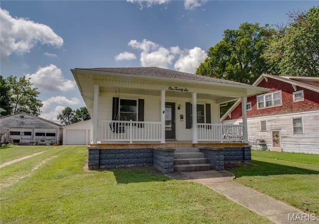 1st image of 126 W Briggs Ave, Roodhouse, IL 62082 | MLS# MIS26049652