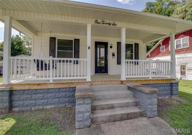4th image of 126 W Briggs Ave, Roodhouse, IL 62082 | MLS# MIS26049652