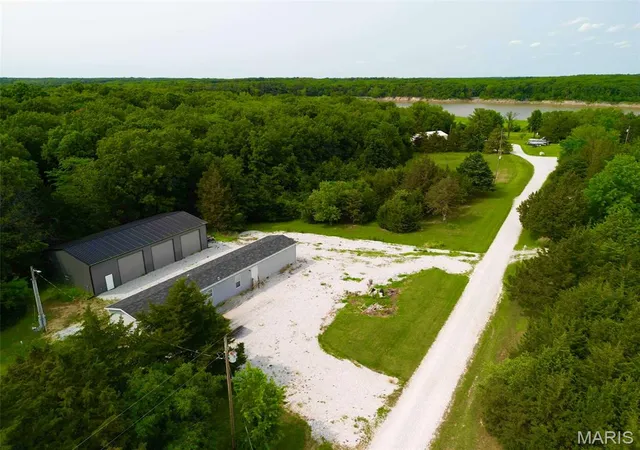 3rd image of 31852 Monroe Road 450, Stoutsville, MO 65283 | MLS# MIS26049670