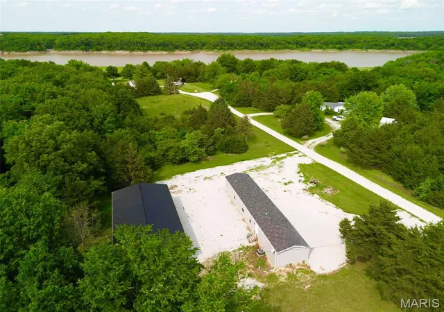 5th image of 31852 Monroe Road 450, Stoutsville, MO 65283 | MLS# MIS26049670
