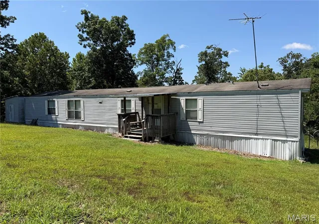 3rd image of 15609 Hardin Ln, Saint Robert, MO 65584 | MLS# MIS26049673
