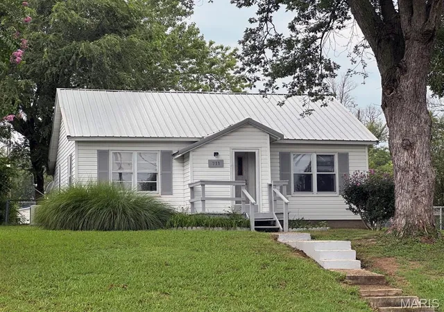 1st image of 711 N Prairie St, Bloomfield, MO 63825 | MLS# MIS26049676