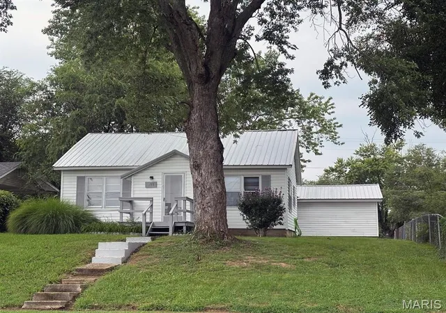 2nd image of 711 N Prairie St, Bloomfield, MO 63825 | MLS# MIS26049676