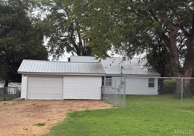 Photo 24 of Single family home for sale at 711 N Prairie St, Bloomfield, MO 63825 | MLS# MIS26049676 | Listing updated on 2026-08-28