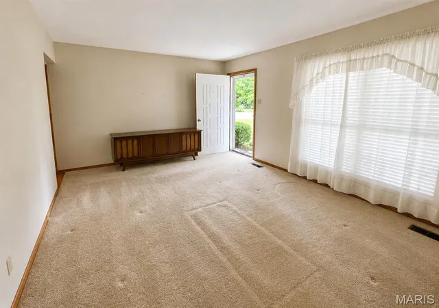 Photo 3 of Sale Pending at 207 San Jose Ct, O Fallon, MO 63366 | MLS# MIS26049680 | Listing updated on 2026-08-21
