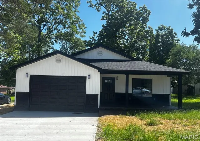2nd image of 608 Monroe St, Desloge, MO 63601 | MLS# MIS26049684
