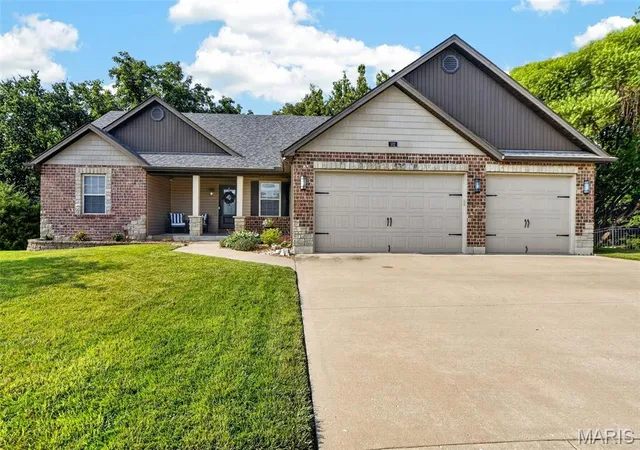 Photo 1 of Sale Pending at 132 Miranda Ct, Wentzville, MO 63385 | MLS# MIS26049699 | Listing updated on 2026-08-11