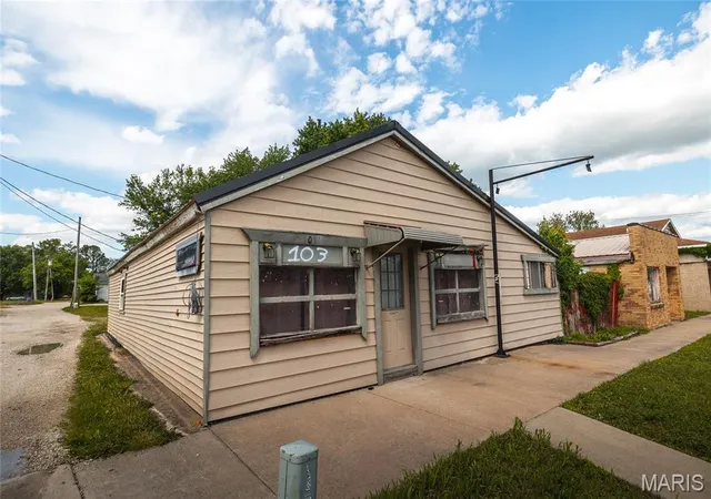 1st image of 103 E Third St, Belle, MO 65013 | MLS# MIS26049701